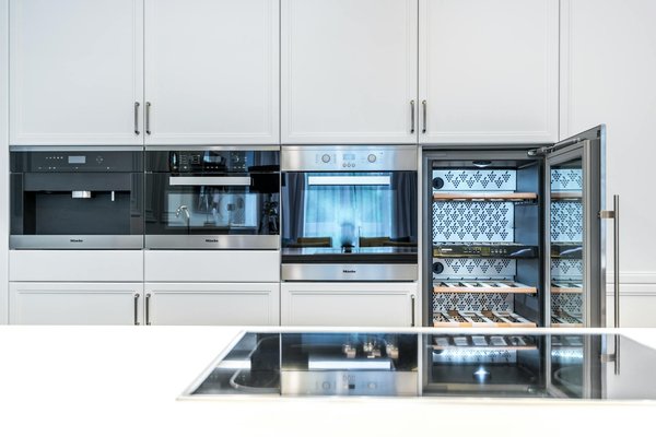 Effective recycling strategies for compact kitchens in leeds: enhance your waste management today!